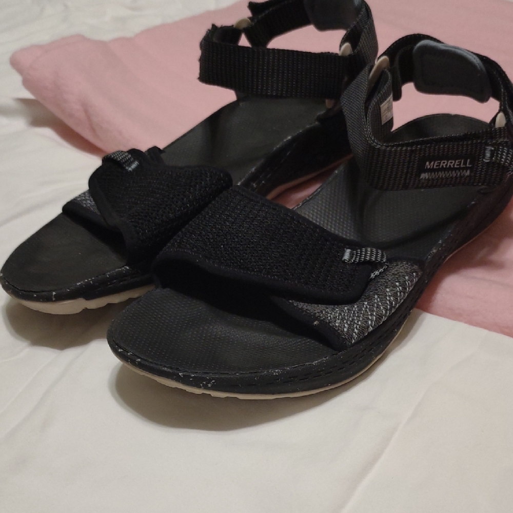 Merrell Women's Black and Gray Sandals. In Great Condition